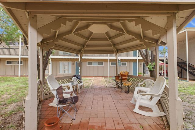 255 E Rampart Dr Unit 206, San Antonio, TX 78216
