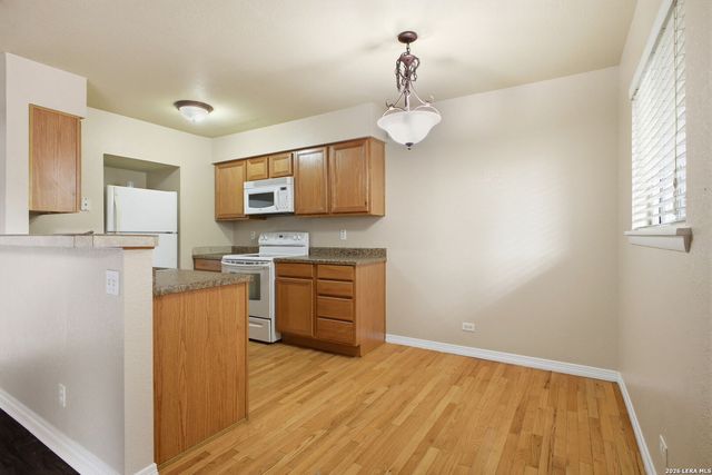 255 E Rampart Dr Unit 206, San Antonio, TX 78216