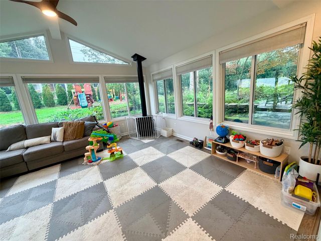 6820 White Pine Drive, Bloomfield Charter Township, MI 48301