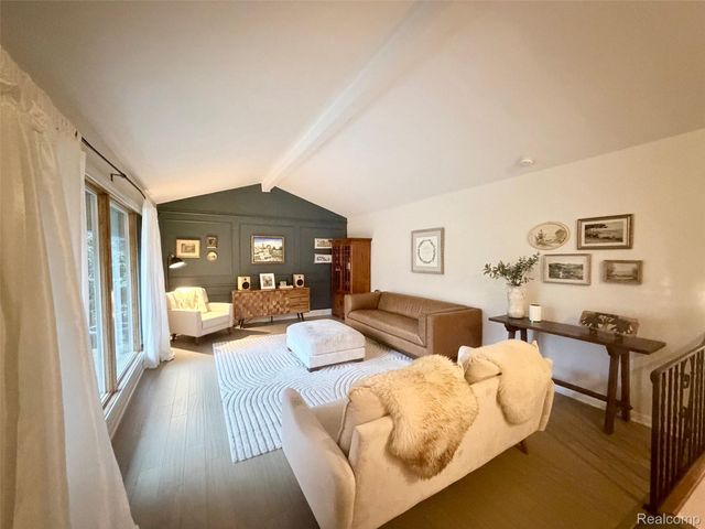 6820 White Pine Drive, Bloomfield Charter Township, MI 48301