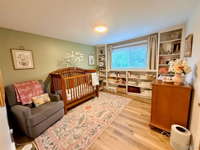 6820 White Pine Drive, Bloomfield Charter Township, MI 48301