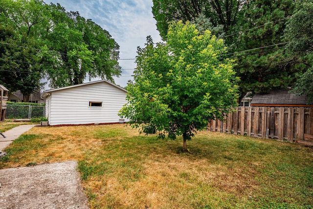 1707 2nd Street N, Fargo, ND 58102