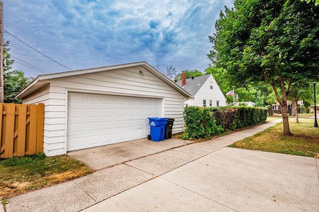 1707 2nd Street N, Fargo, ND 58102