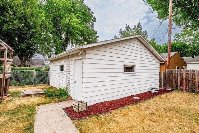 1707 2nd Street N, Fargo, ND 58102
