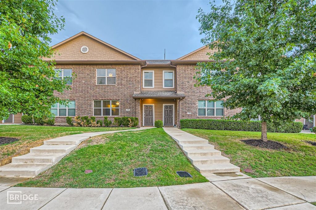 1313 Lake Crest Lane, Lewisville, TX 75057