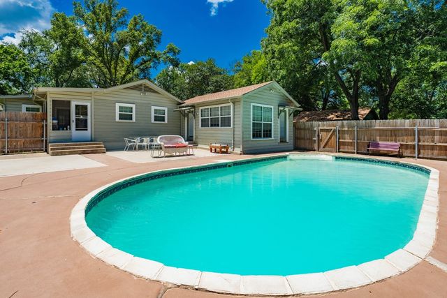 11196 Moss Street, Brownsboro, TX 75756