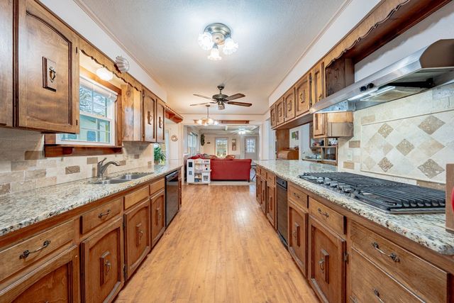 11196 Moss Street, Brownsboro, TX 75756