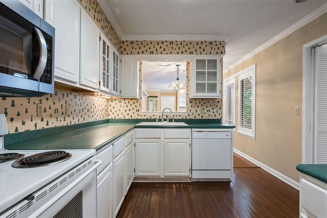 700 Bay Drive 1003, Niceville, FL 32578