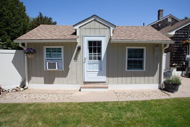 4 Clark Lane, Swansea, MA 02777