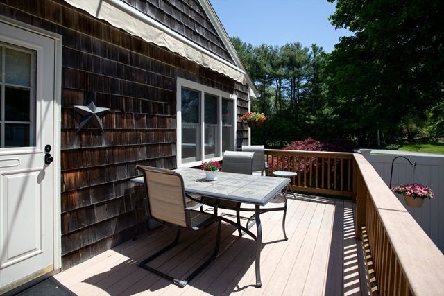 4 Clark Lane, Swansea, MA 02777