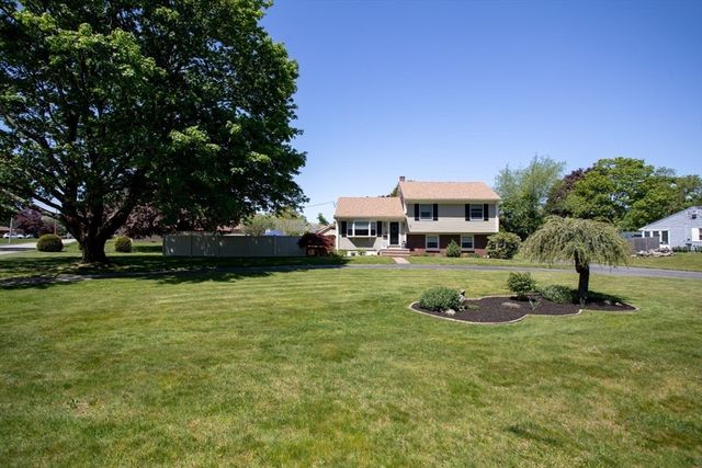 4 Clark Lane, Swansea, MA 02777