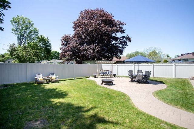 4 Clark Lane, Swansea, MA 02777