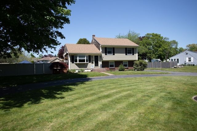 4 Clark Lane, Swansea, MA 02777