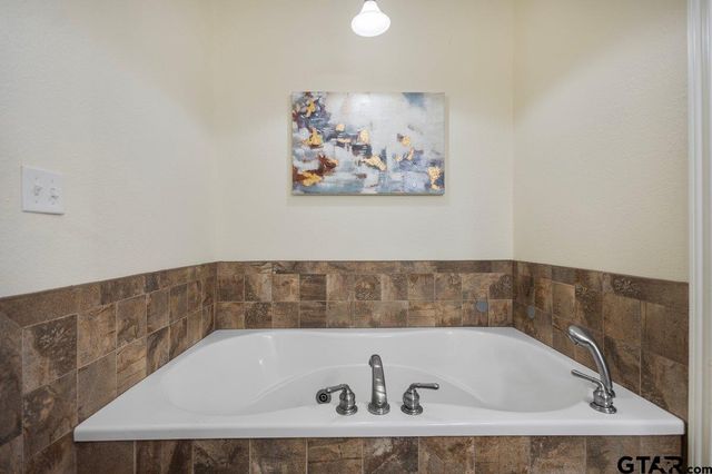 15377 County Road 434, Lindale, TX 75771