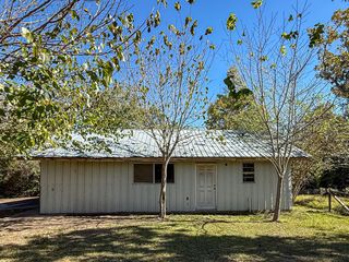 142 W Hickory Cove, Onalaska, TX 77360
