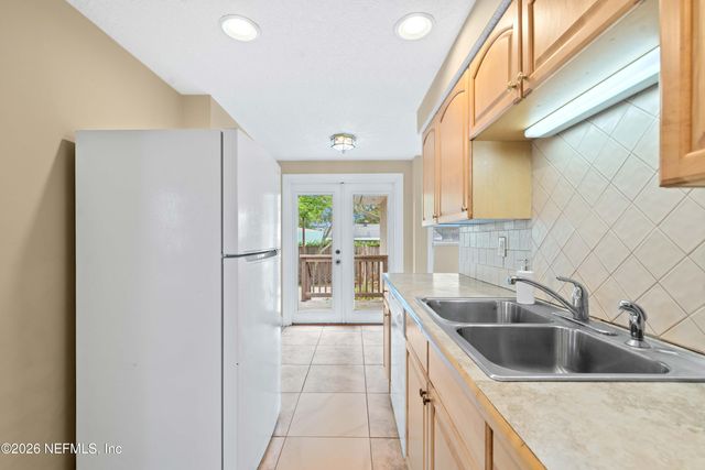 321 9TH Street N, Jacksonville Beach, FL 32250