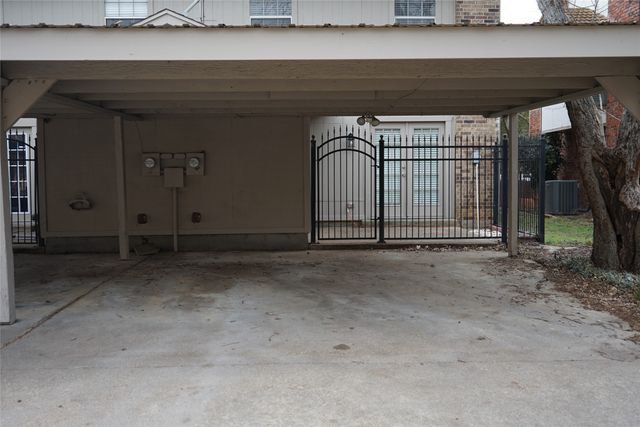 2443 N Graham Drive, Arlington, TX 76013