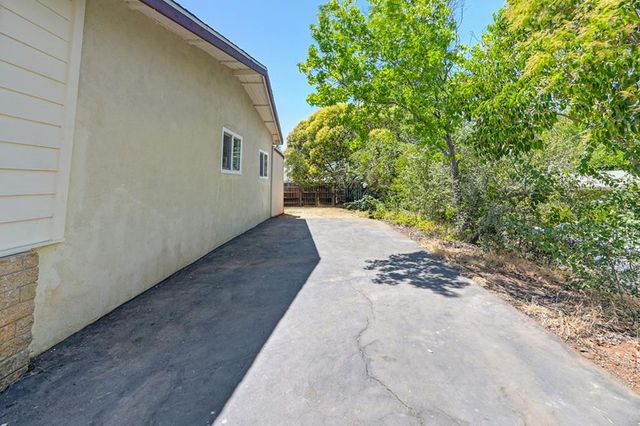 1333 Wesley Ln, Auburn, CA 95603