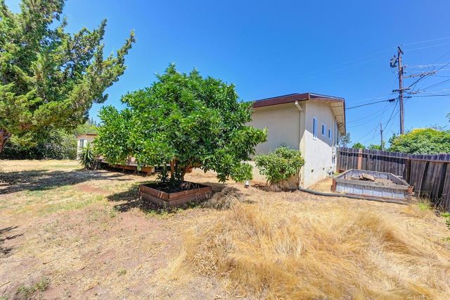 1333 Wesley Ln, Auburn, CA 95603