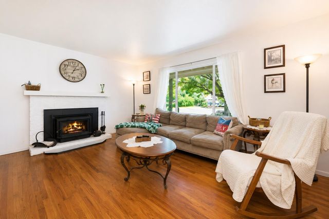 1333 Wesley Ln, Auburn, CA 95603