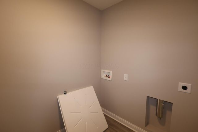 1056 Quarry Oak Drive, Grove City, OH 43123