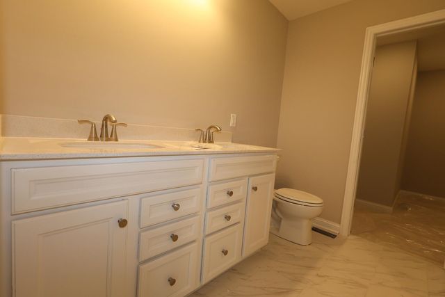 1056 Quarry Oak Drive, Grove City, OH 43123