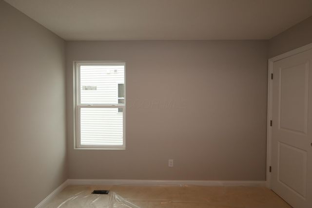 1056 Quarry Oak Drive, Grove City, OH 43123