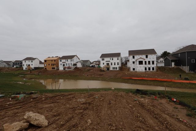 1056 Quarry Oak Drive, Grove City, OH 43123