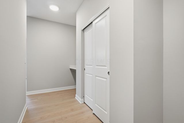 1056 Quarry Oak Drive, Grove City, OH 43123