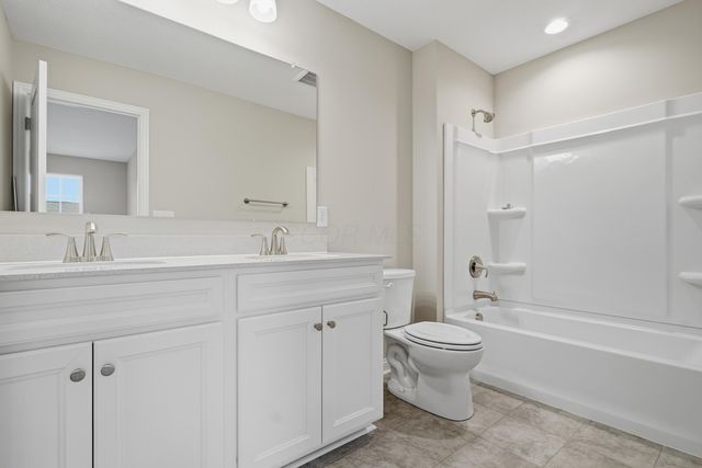 1056 Quarry Oak Drive, Grove City, OH 43123