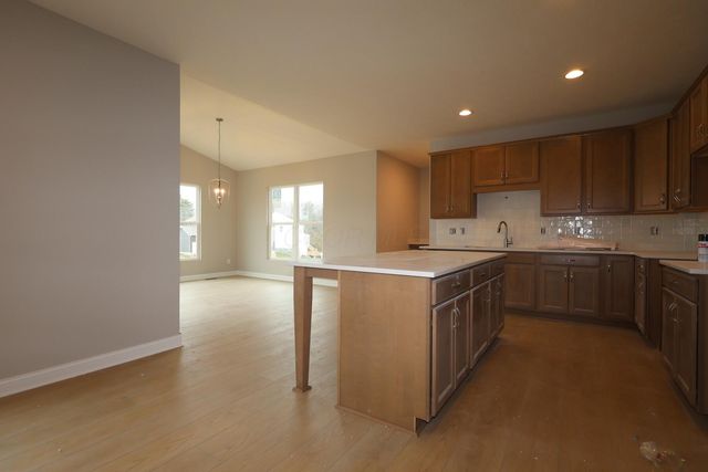 1056 Quarry Oak Drive, Grove City, OH 43123