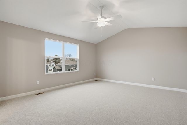 1056 Quarry Oak Drive, Grove City, OH 43123