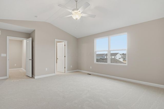 1056 Quarry Oak Drive, Grove City, OH 43123