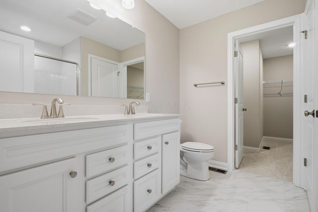 1056 Quarry Oak Drive, Grove City, OH 43123