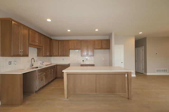 1056 Quarry Oak Drive, Grove City, OH 43123