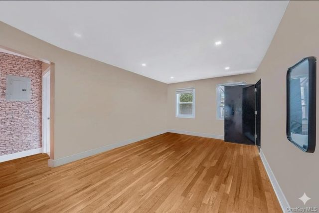 20202 109th Avenue, Saint Albans, NY 11412