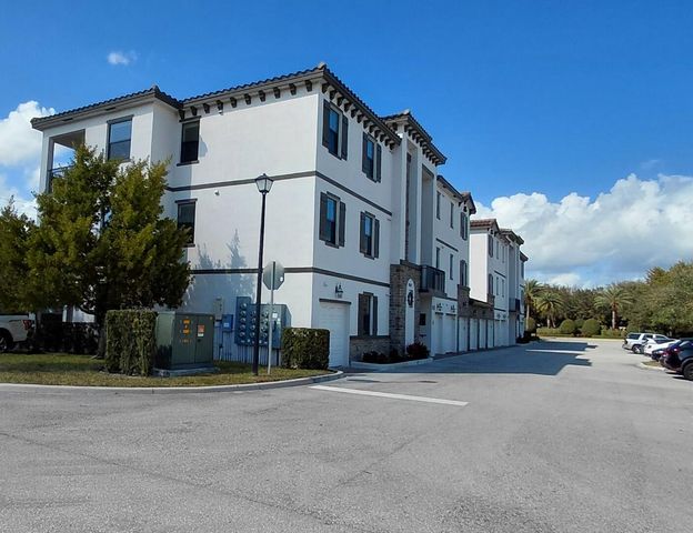 9052 Gulf Run Way C6, Lake Worth, FL 33467