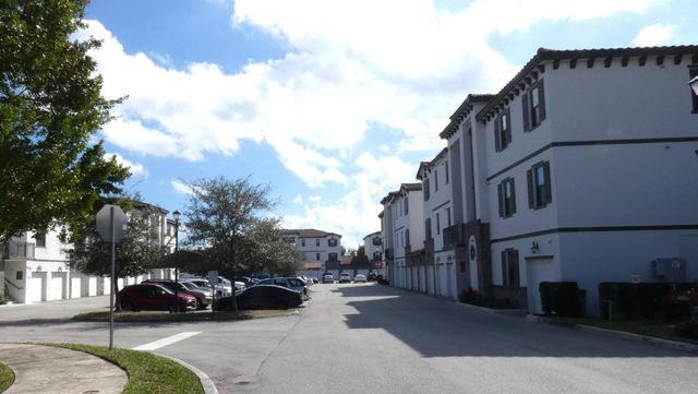 9052 Gulf Run Way C6, Lake Worth, FL 33467