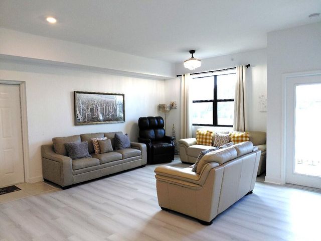 9052 Gulf Run Way C6, Lake Worth, FL 33467