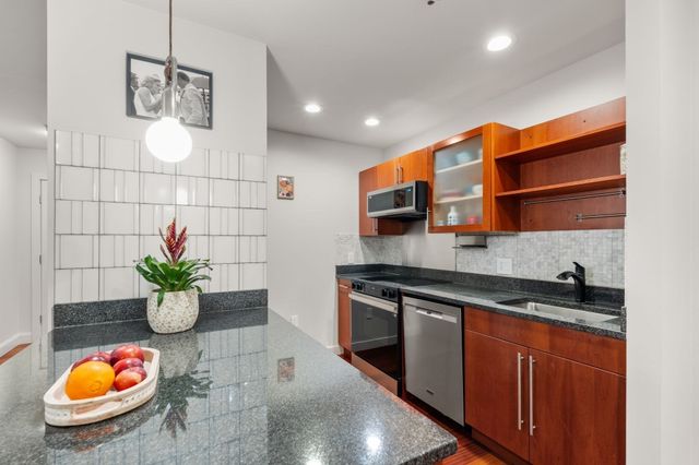17 Otis St D105, Cambridge, MA 02141