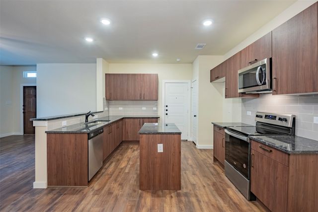 656 Wheatfield Drive, Venus, TX 76084