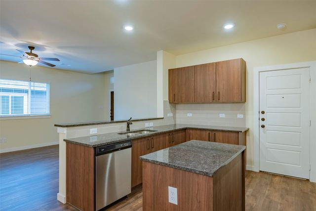 656 Wheatfield Drive, Venus, TX 76084