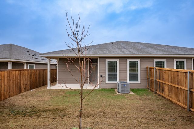 656 Wheatfield Drive, Venus, TX 76084