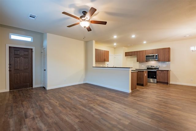 656 Wheatfield Drive, Venus, TX 76084
