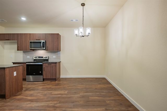 656 Wheatfield Drive, Venus, TX 76084