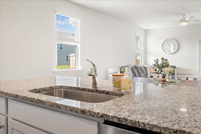 905 Woodside Creek Lane, Summerville, SC 29486