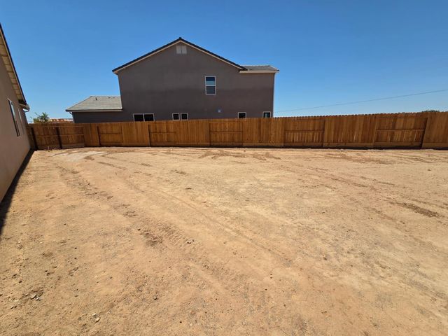 1187 Milestone Road W, Madera, CA 93636