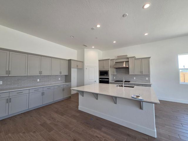 1187 Milestone Road W, Madera, CA 93636