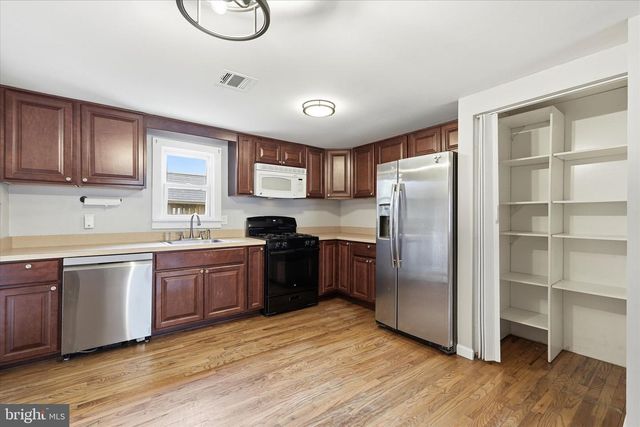 404 CEDAR DR, Lanoka Harbor, NJ 08734