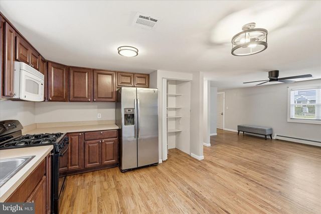 404 CEDAR DR, Lanoka Harbor, NJ 08734